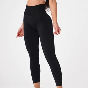 NVGTN Black Solid Seamless Leggings